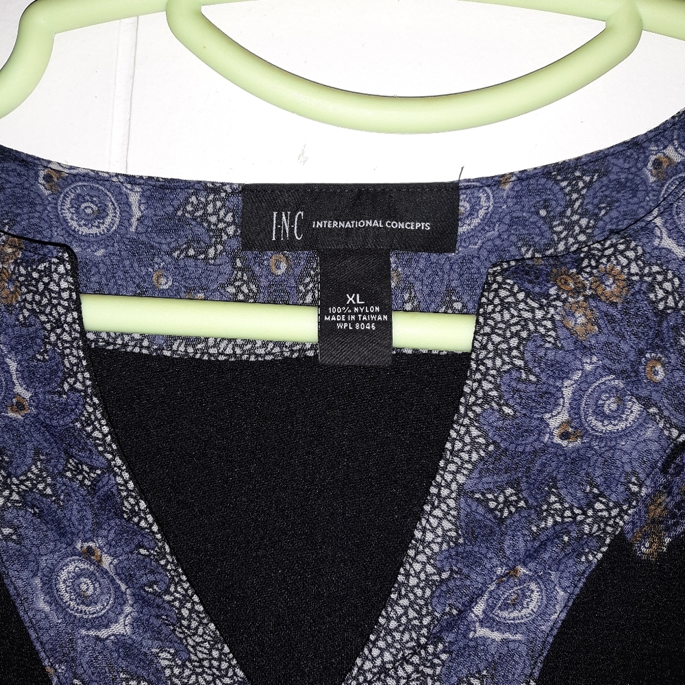 Long sleeve black with blue and tan pattern - Picture 2 of 5